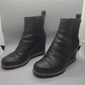 UGG Pax Stout Wedge Black Leather Pull-On Ankle Boots Womens Size 6